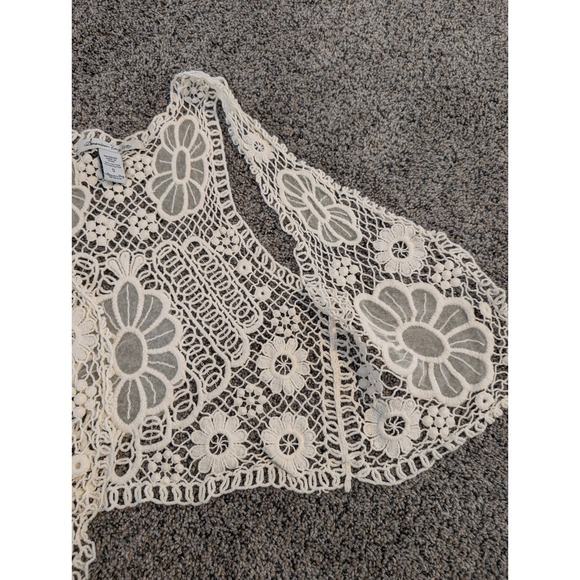American Rag Ivory Crochet Floral Vest Women Size S Boho Festival Layering - Picture 2 of 4